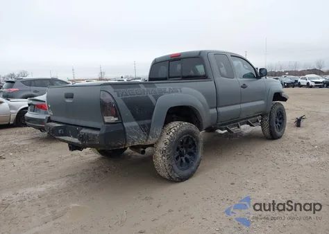 2005 Toyota Tacoma Base V6 z USA, uszkodzony, nr VIN 5TEUU42N05Z135329